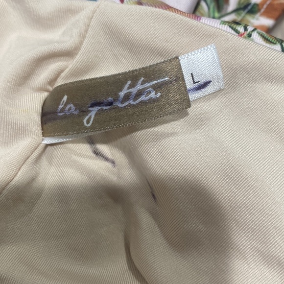 NWOT! Floral Print‎ Bikini Top - Picture 5 of 6